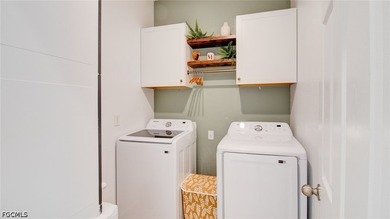Welcome to this beautifully maintained 3-bedroom, 2.5-bath - photo 32