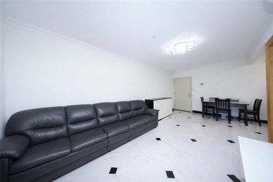 Two bedrooms 631 sqft condo located on highly desirable 86th St - photo 5