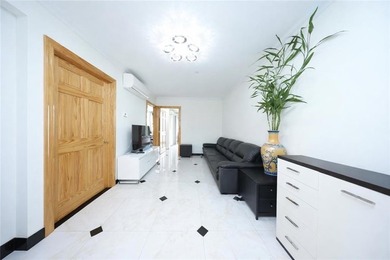 Two bedrooms 631 sqft condo located on highly desirable 86th St - photo 7