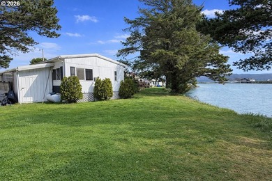 Welcome to coastal living at its finest in Bayview Mobile Home - photo 9