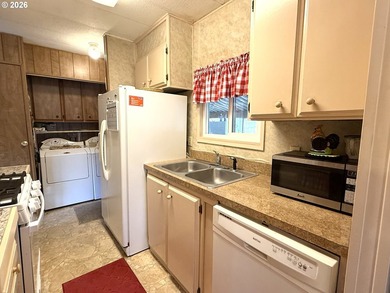 Welcome to coastal living at its finest in Bayview Mobile Home - photo 10