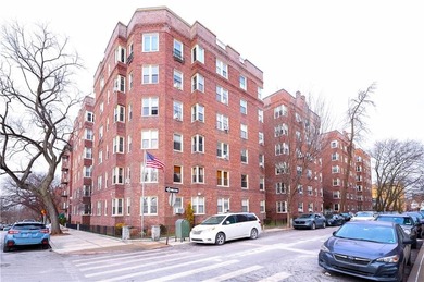 Welcome to this beautifully maintained one-bedroom apartment