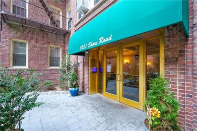 Welcome to this beautifully maintained one-bedroom apartment