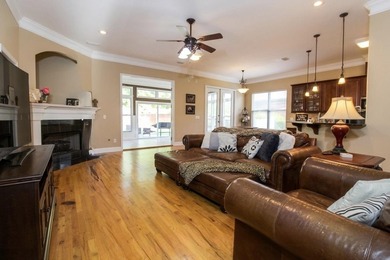 Beautiful 4-bedroom, 3-bath home offering 2,961 square feet in - photo 10