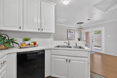 Move-in ready townhome located in the desirable The Havens - photo 11