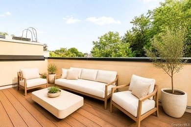 ROOFTOP PENTHOUSE CHARM. EXQUISITE MODERN DESIGN. BOUTIQUE - photo 11