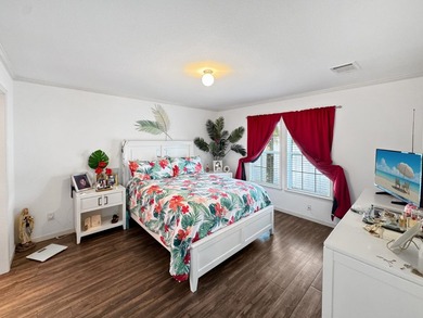 Beautiful 2-bedroom, 2-bath waterfront home in Lauder Lakes - photo 8