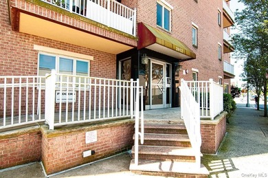 Discover this spacious 3-bedroom, 2-bath condominium residence - photo 1
