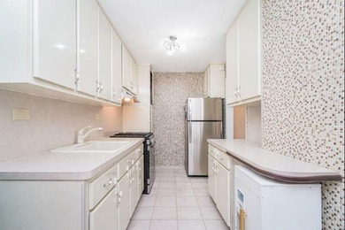 Welcome to Waterview Towers, located in the Bath Beach section