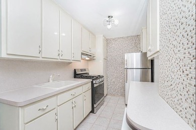 Welcome to Waterview Towers, located in the Bath Beach section