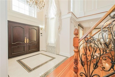An exceptional opportunity to own a luxurious Center Hall home - photo 12