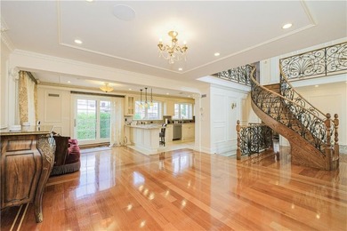 An exceptional opportunity to own a luxurious Center Hall home - photo 15
