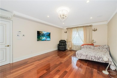 An exceptional opportunity to own a luxurious Center Hall home - photo 22