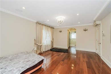 An exceptional opportunity to own a luxurious Center Hall home - photo 23