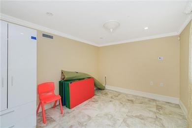 An exceptional opportunity to own a luxurious Center Hall home - photo 34