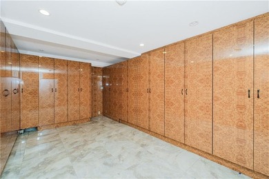 An exceptional opportunity to own a luxurious Center Hall home - photo 40