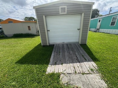 Welcome to Briarwood Mobile Home Park, a quiet and - photo 3