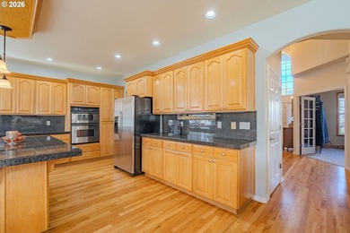 Elegant Living in Lakeview Estates! This spacious home offers 4 - photo 11