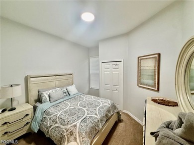 Welcome to this well-maintained 3-bedroom plus den, 2-bath pool - photo 15