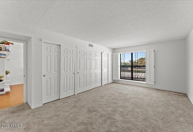 GOLF COURSE COMMUNITY & Contemporary Spacious Updates -TURN-KEY - photo 17