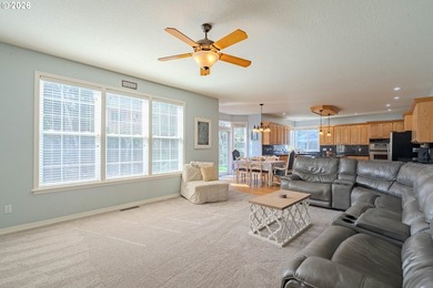 Elegant Living in Lakeview Estates! This spacious home offers 4 - photo 17