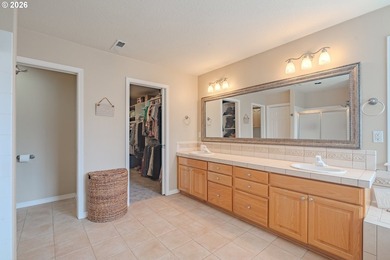 Elegant Living in Lakeview Estates! This spacious home offers 4 - photo 23