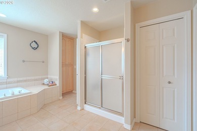 Elegant Living in Lakeview Estates! This spacious home offers 4 - photo 24