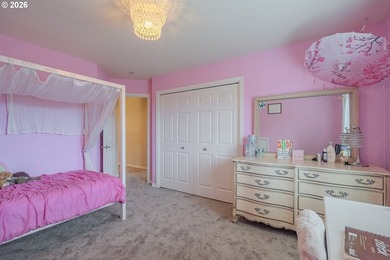 Elegant Living in Lakeview Estates! This spacious home offers 4 - photo 25