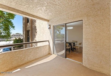 GOLF COURSE COMMUNITY & Contemporary Spacious Updates -TURN-KEY - photo 29