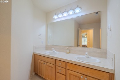 Elegant Living in Lakeview Estates! This spacious home offers 4 - photo 29