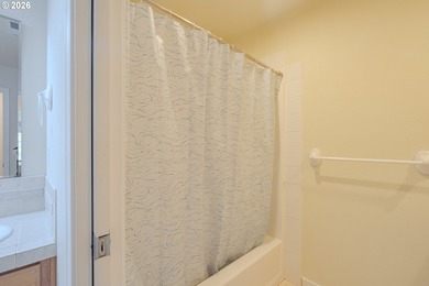 Elegant Living in Lakeview Estates! This spacious home offers 4 - photo 30