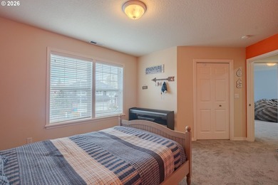 Elegant Living in Lakeview Estates! This spacious home offers 4 - photo 31