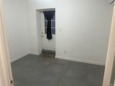 Lower-level condo in the heart of Forest Hills with flexible use - photo 5