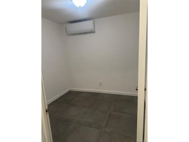 Lower-level condo in the heart of Forest Hills with flexible use - photo 9