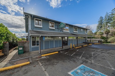 Coos Bay Home For Sale in Northbend Oregon