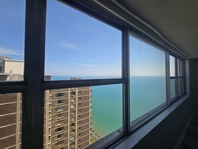 Priced to sell! Exceptional value for this spacious 24th-floor - photo 31