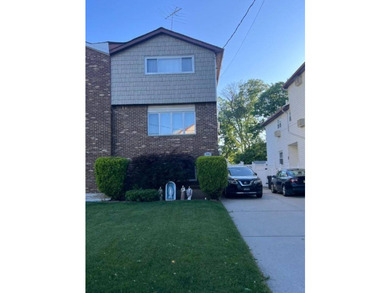 Exceptional Extra-Large Home in the Heart of Great Kills Welcome - photo 1