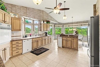 Phenomenal setting, gorgeous 4 bedroom 3 bath custom built ranch - photo 13