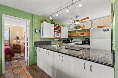 Welcome to B-201, a spacious 1,048 sq. ft. 2-bedroom, 2-bath - photo 16