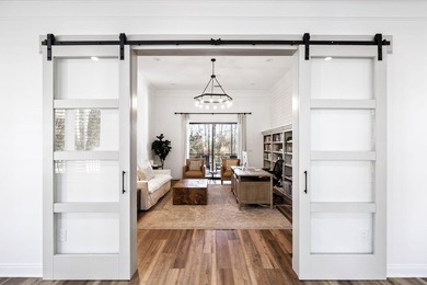 4 Bedroom Show stopperLocated in the exclusive, gated community - photo 9