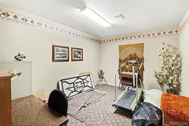 Phenomenal setting, gorgeous 4 bedroom 3 bath custom built ranch - photo 23