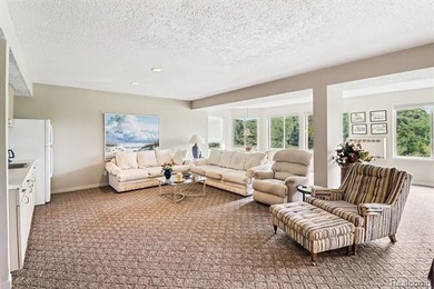 Phenomenal setting, gorgeous 4 bedroom 3 bath custom built ranch - photo 27