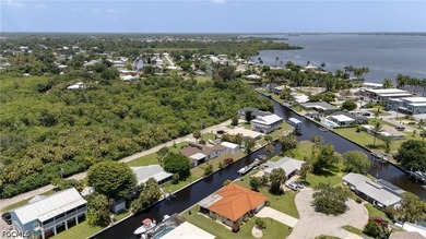 WATERFRONT RETREAT - COMPLETELY REMODELED WITH DIRECT BOATING - photo 33
