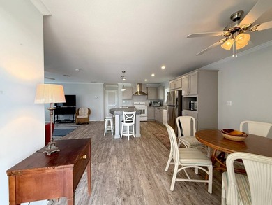 Welcome to this absolutely stunning 2020 Palm Harbor home - photo 10
