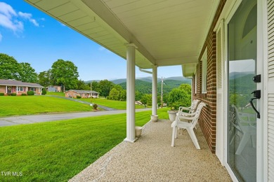 Welcome home to this beautiful 4-bedroom, 2-bathroom property - photo 4