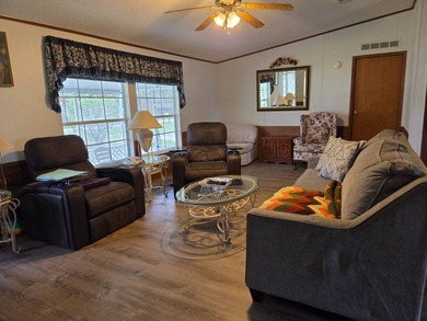 Welcome home to this inviting Fruitland/Crescent City home - photo 6