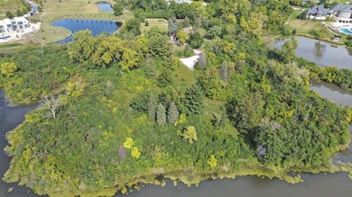 Build your dream estate in the prestigious gated community of - photo 4