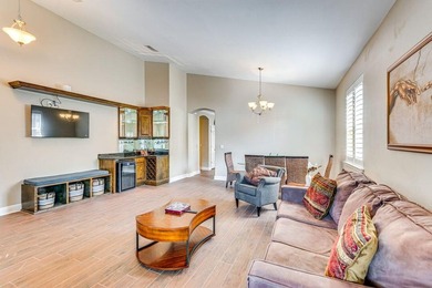 Beautiful single level home in peaceful Solimar neighborhood - photo 3