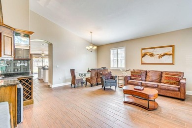 Beautiful single level home in peaceful Solimar neighborhood - photo 6