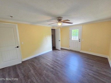 Welcome to 221 Elm Grove Rd, a delightful property nestled in - photo 11